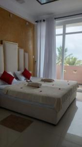 J Lee Beach Hotel
