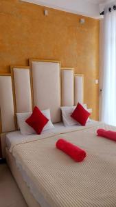J Lee Beach Hotel