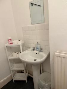 5 Brunswick - room 04