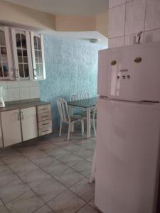 Casa em condomínio martim de sá 2 dormitórios pertinho praia Selma