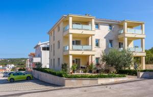 Awesome Apartment In Malinska With House Sea View 