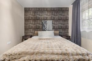 Monochrome Escape 1BR Ultra Central