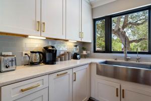 5BR Hill Country Pool Retreat Fire Pit