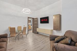 Elegant Stay near Parliament & Old Town