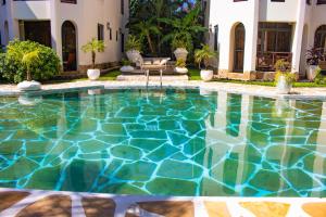 Manaya Luxury Sunset & Serenity Serviced 2Bedroom by Diani Beach with Pool & Parking
