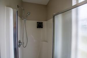 Family & Couples King Suite Home Near Lake Norman State Park & 30 mins from Charlotte