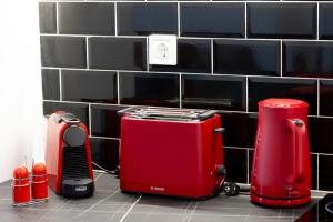 Piraeus Harbor Hideaway