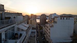 Piraeus Harbor Hideaway