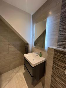 Comfortable& Stylish Apartment, Free Parking, WiFi