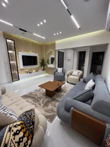 شقه للايجار ف ارقي مكان بالدقي