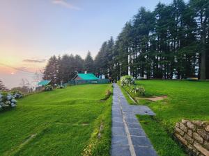 Forest Vibes Kalatop-Rooms And Restaurant