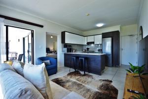The Sandown - One Bed Apartment with Balcony & Pool View