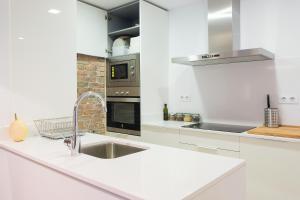 Bright Industrial Loft Barcelona Center