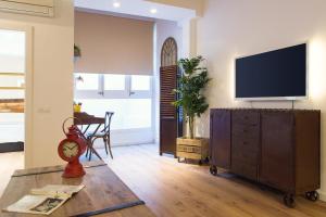 Bright Industrial Loft Barcelona Center