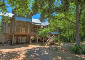 Life is Gruene-Riverfront Luxury-1Mi To GrueneHall