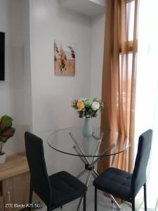 Mountain view Free wifi Netflix Swimming pool Gym