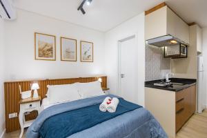 Studio em prédio com piscina no centro - LOG0311