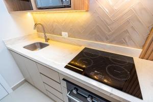 Apartamento Refinado c Vaga de Garagem - MUV1313