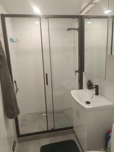 2-room apartment, central & quiet