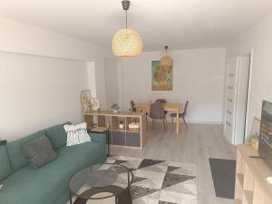 2-room apartment, central & quiet