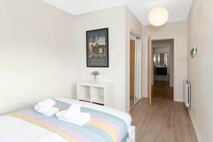 Hawkhill Lookout - Arthurs Seat View Edinburgh