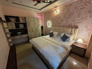 Shivalay - By Safarnama Stays - Near Kashi Vishwanath