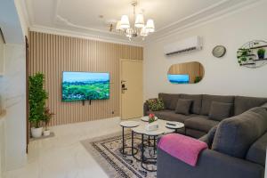 Three Rooms Family Apartment in Heart of Olaya