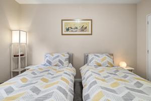 Whitehall Apartment - 4 Beds with Free Parking & Wi-Fi