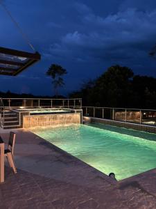 BosqueVivo - Cabaña de lujo con piscina y jacuzzi en Doradal