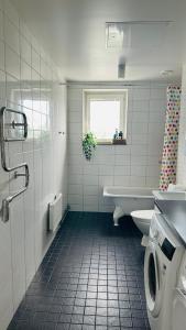 Cozy Stay -3 mins from Kallhäll Station