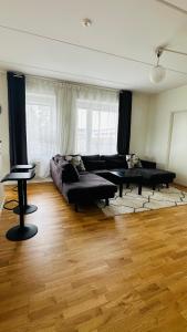 Cozy Stay -3 mins from Kallhäll Station
