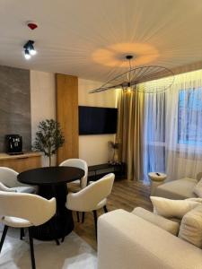 Family & Business Apartments PREMIUM No 2 - 1 Bedroom with Private Jacuzzi, Balcony, Parking