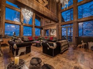 Luxury Chalet Corvara with Pool & Gym
