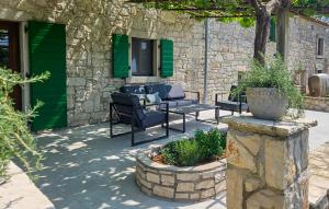 Cozy Home In Labin 
