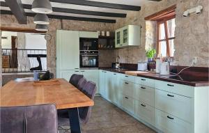 Cozy Home In Labin 