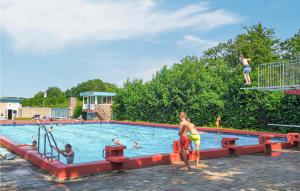 2 Bedroom Cozy Home In Heinkenszand