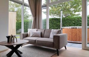 2 Bedroom Cozy Home In Heinkenszand