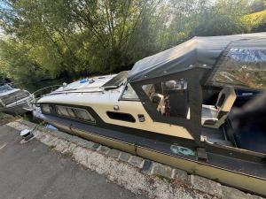 4 berth Boat house retreat in birstall, Leicester