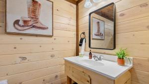 Wildwood Haven Lodge - Smoky Mountain Cabin with Pool & Game Room, Sleeps 26