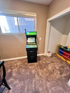 4 BR oasis with hot tube