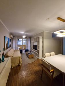 2 Dormitorios, Piscina Frente ao Mar