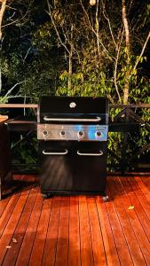 Chalé Novo - 4 quartos - 12 camas - Hidromassagem e Ar condicionado nos quartos - Cond Montserrat