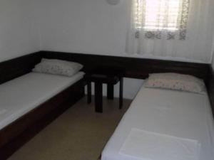 Apartments Miki Rogoznica - Comfort Two Bedroom Apartment with Terrace