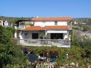 Apartments Miki Rogoznica - Classic Two Bedroom Apartment with Terrace