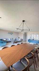 Exclusive apartment with panoramic sea views