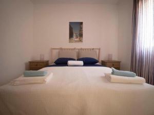 Four Bedroom Holiday Home with Pool