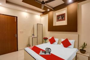 Hotel O Luxury Inn