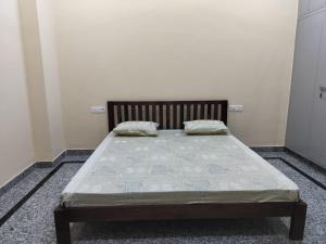 1BHK Home near Airport & Markets