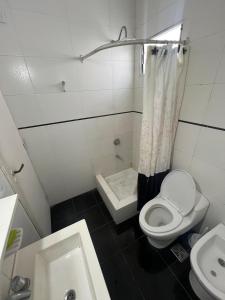 Check and Home - Peatonal II - 6 Huéspedes en el Centro a 3 cuadras de la Playa