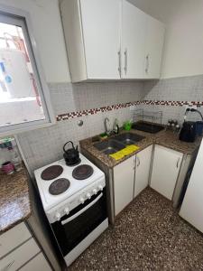 Check and Home - Peatonal II - 6 Huéspedes en el Centro a 3 cuadras de la Playa